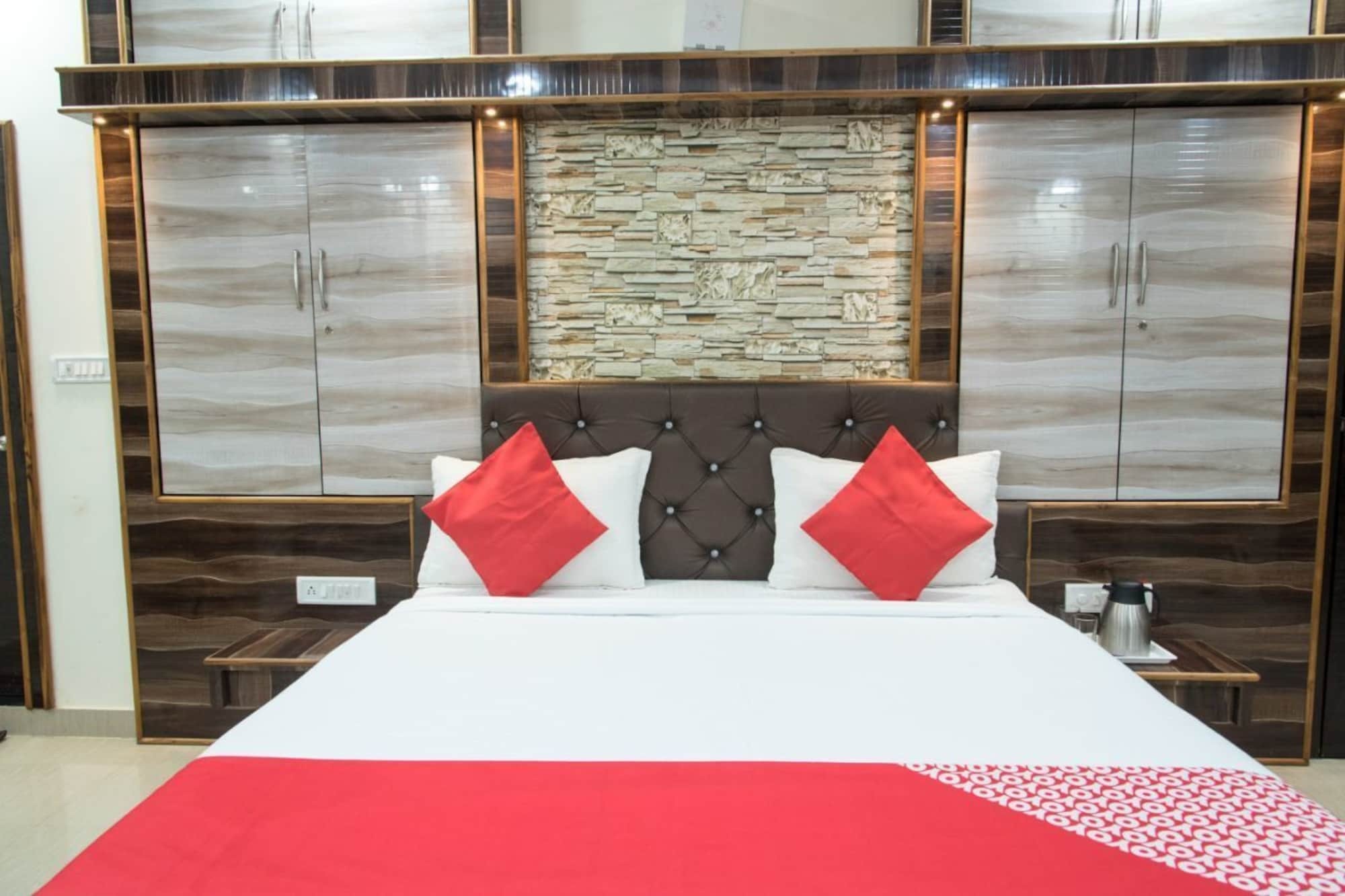Oyo 11868 Rk Residency Hotel Udaipur Exterior photo